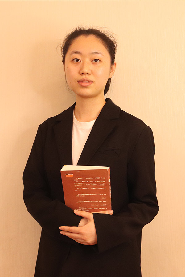 武功梁艺 本科学历，优秀班主任
