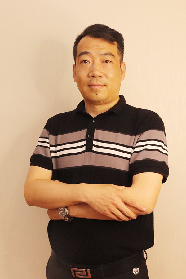 武功冯少坤 本科学历,毕业于陕西师范大学