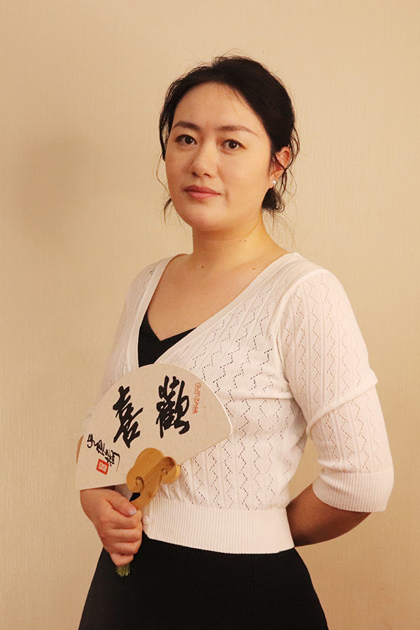 武功石亚利 研究生学历,毕业于陕西师范大学