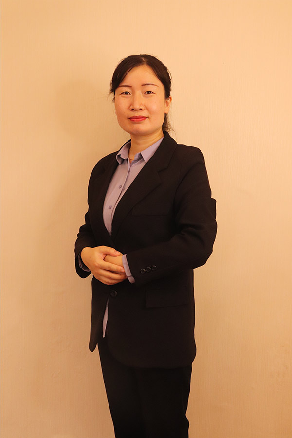 吴新妮  研究生学历，毕业于延安大学